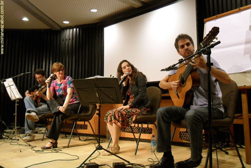 (SESI M&uacute;sica &ndash; Arte-Educa&ccedil;&atilde;o 2011. Escola do SESI Presidente Prudente/SP - Abr/2011). I Oficina Alma Sertaneja e a M&uacute;sica Caipira - Do Passado ao Presente (Mirian&ecirc;s Zabot cantora convidada do Grupo Flores Sertanejas - V&acirc;nia Borges, Ademar Farinha e Thomas Howard). Alunos do Ensino Fundamental. Produ&ccedil;&atilde;o: Din&acirc;mica Eventos e Produ&ccedil;&otilde;es.