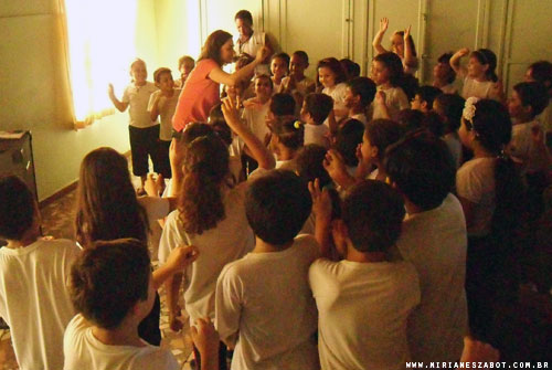 (SESI M&uacute;sica &ndash; Arte-Educa&ccedil;&atilde;o 2012. Centro Educacional SESI n&ordm; 25 &ndash; Andradina - 18/10/12). OFICINA &ldquo;MUSICALIZA&Ccedil;&Atilde;O INFANTIL - Quem n&atilde;o viu&rdquo; - Mirian&ecirc;s Zabot. Alunos de 6, 7 e 8 anos - 96 alunos. Produ&ccedil;&atilde;o: Din&acirc;mica Eventos e Produ&ccedil;&otilde;es.