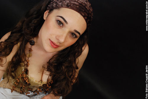 Ensaio fotogr&aacute;fico Mirian&ecirc;s Zabot. Foto: B&aacute;rbara Crepaldi Jardim (www.barbaracrepaldi.com). Maquiagem: Ane Caroline Benites. (setembro de 2008)