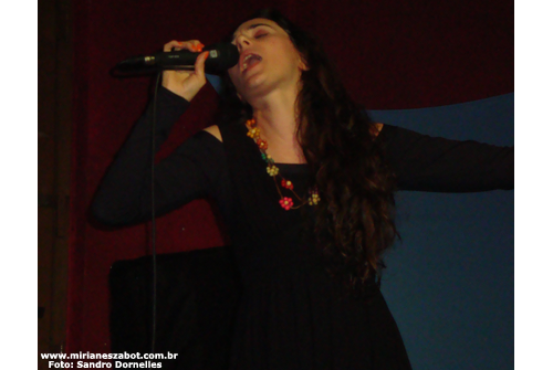Show Mosaico Foto-Prosaico - Mirian&ecirc;s Zabot. Piano: Kleber Saraiva. Dire&ccedil;&atilde;o Art&iacute;stica: Vin&iacute;cius Piedade e Mirian&ecirc;s Zabot. Hair Stylists: Mauro de Oliveira. Foto: Sandro Dornelles (S&atilde;o Paulo 23/05/2010 - Novo Lua Nova)