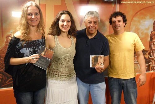 Mirian&ecirc;s Zabot no programa Tah Ligado - AllTV (www.alltv.com.br). Apresentado por Paulo Ragassi e Maga Lieri. Viol&atilde;o: Sandro Dornelles. (S&atilde;o Paulo/SP 15/04/2011)