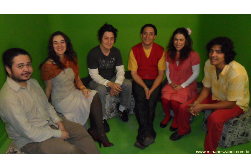 Mirian&ecirc;s Zabot (piano: Felipe Siles) e Grupo Racau&iacute; (Monahyr Campos, Raquel Figueiredo, Cau&ecirc; Proc&oacute;pio) no programa Dia de Sarau na TV - kazTV (www.kaztv.com.br). Apresentado por William Kim. Produ&ccedil;&atilde;o Cris Rodrigues. Hair Stylists: Mauro de Oliveira. Pulseira: Bruna Volpato (S&atilde;o Paulo/SP 23/07/2011)