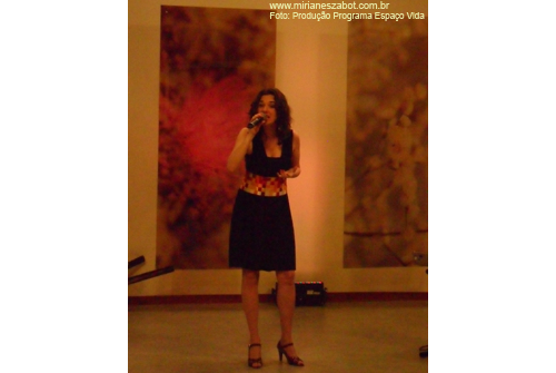 Mirian&ecirc;s Zabot no programa Espa&ccedil;o Vida da TV Aparecida (www.paulinas.com.br - TVA 166 - 231 Telef&ocirc;nica e canais parab&oacute;licos - Canal 41 digital). Apresentado por Nice Passos. Piano: Felipe Siles. Figurino: Deise Cristina Meneguzzi. Hair Stylists: Mauro de Oliveira. (S&atilde;o Paulo/SP 17/10/2011)