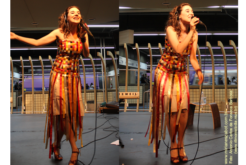 (S&atilde;o Paulo 22/10/2011 - Esta&ccedil;&atilde;o Para&iacute;so do Metr&ocirc; - Projeto Encontros) Show Mosaico Foto-Prosaico - Mirian&ecirc;s Zabot. Piano: Felipe Siles. Dire&ccedil;&atilde;o Art&iacute;stica: Vin&iacute;cius Piedade e Mirian&ecirc;s Zabot. Figurino: Deise Cristina Meneguzzi. Hair Stylists: Mauro de Oliveira. Realiza&ccedil;&atilde;o: Cinemagia e Metr&ocirc; SP. Agradecimentos: Altiery Monteiro e Alexandre Terreri (www.culturaemfoco.com.br). Fotos: Antonio Carlos da Fonseca Barbosa (www.ritmomelodia.mus.br).