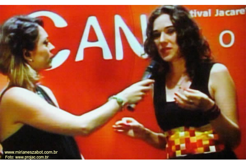 (Jacarezinho-PR 11/11/2011 - FEJACAN - SESC PR - Festival Jacarezinhense da Can&ccedil;&atilde;o) Part. de Mirian&ecirc;s Zabot com can&ccedil;&otilde;es do CD Mosaico Foto-Prosaico - A Chaga ( Fausto Prado / Caetano Silveira) e 1/2% de Tristeza ( Alexandre Florez ) - Entrevista ap&oacute;s apresenta&ccedil;&atilde;o com a jornalista Sara Presoto. Figurino: Deise Cristina Meneguzzi. Hair Stylists: Mauro de Oliveira. Realiza&ccedil;&atilde;o: SESC PR e Prefeitura Municipal de Jacarezinho-PR. Fotos: www.projac.com.br.