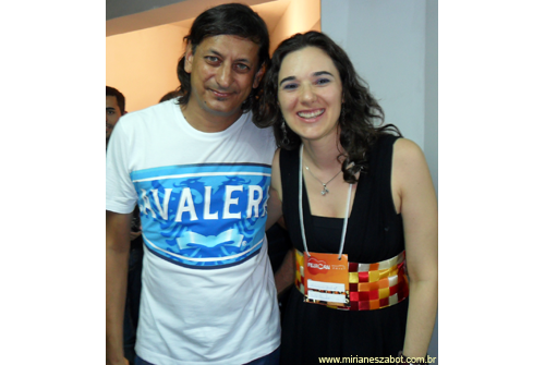 (Jacarezinho-PR 11/11/2011 - FEJACAN - SESC PR - Festival Jacarezinhense da Can&ccedil;&atilde;o) Part. de Mirian&ecirc;s Zabot com can&ccedil;&otilde;es do CD Mosaico Foto-Prosaico - A Chaga ( Fausto Prado / Caetano Silveira) e 1/2% de Tristeza ( Alexandre Florez ) - Show de ecerramento 14 Bis, na foto Cl&aacute;udio Venturini. Figurino: Deise Cristina Meneguzzi. Hair Stylists: Mauro de Oliveira. Realiza&ccedil;&atilde;o: SESC PR e Prefeitura Municipal de Jacarezinho-PR.