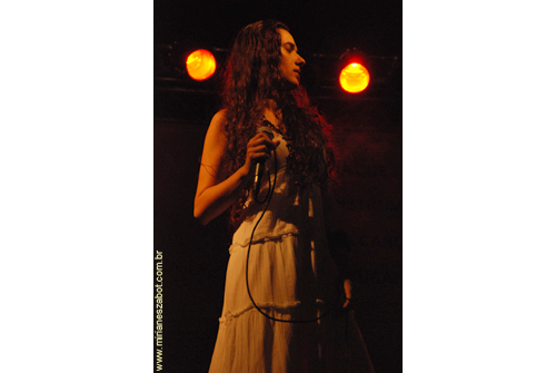 Festival Botucanto 2009 - Mirian&ecirc;s Zabot interpreta Kizomba (Alexandre Florez) Viol&atilde;o: Sandro Dornelles (Botucatu - SP, 07/11/09)