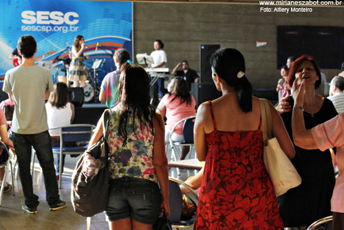 (Campinas 04/03/2012 &ndash; SESC Campinas) Show Gafieiras e Outras Verves - Mirian&ecirc;s Zabot e Banda (BAILE DE GAFIEIRA). Felipe Siles (piano), Jabes Felipe (bateria), Gustavo Sato (baixo), Vagner Luiz (saxofone) e Fernando Sirino (trompete). Hair Stylists: Mauro de Oliveira. Fotos: Altiery Monteiro. Realiza&ccedil;&atilde;o: Sesc SP. Produ&ccedil;&atilde;o: Am&aacute;lgama Cultural Ltda.