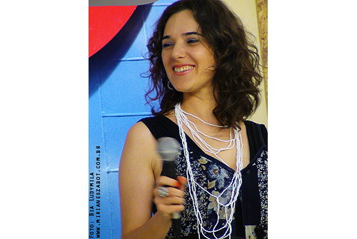 Entrevista com Mirian&ecirc;s Zabot, no Programa Espa&ccedil;o 48 da Rede NTG. Apresentado por Larissa Cavalcanti. Viol&atilde;o: Fernando Diniz. Hair Stylists: Mauro de Oliveira. Foto: Bia Ludymila. (S&atilde;o Paulo/SP 26/04/2012)