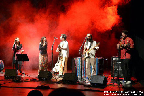 (Sorocaba 26/05/2012 - Teatro do SESI - Circuito Musical SESI 2012) Grupo TARANC&Oacute;N (Show Cores da Am&eacute;rica - de Violeta a La Negra). Participa&ccedil;&atilde;o de Mirian&ecirc;s Zabot. Grupo Taranc&oacute;n: Emilio de Angeles, Lucia Helena Nobre Souza, Natalia Gularte, Ademar Farinha, Moreno Over&aacute;, Jonathan Andreoli e Jorj&atilde;o. Produ&ccedil;&atilde;o: Din&acirc;mica Eventos e Produ&ccedil;&otilde;es. Fotos: Clayton Januzzi Roma.
