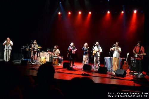 (Sorocaba 26/05/2012 - Teatro do SESI - Circuito Musical SESI 2012) Grupo TARANC&Oacute;N (Show Cores da Am&eacute;rica - de Violeta a La Negra). Participa&ccedil;&atilde;o de Mirian&ecirc;s Zabot. Grupo Taranc&oacute;n: Emilio de Angeles, Lucia Helena Nobre Souza, Natalia Gularte, Ademar Farinha, Moreno Over&aacute;, Jonathan Andreoli e Jorj&atilde;o. Produ&ccedil;&atilde;o: Din&acirc;mica Eventos e Produ&ccedil;&otilde;es. Fotos: Clayton Januzzi Roma.