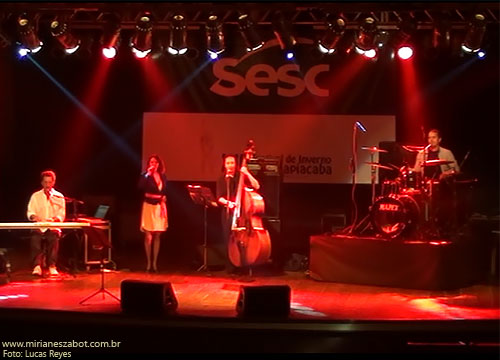 (Paranapiacaba-SP 13/07/13 &ndash; XIII Festival de Inverno Paranapiacaba  &ndash; Palco do SESC &ndash; Clube Lyra) Show E Por Falar Em Saudade... - Mirian&ecirc;s Zabot (2013, centen&aacute;rio de Vinicius de Moraes). Piano e arranjos: Marcelo Amazonas. Baixo: Gustavo Sato. Bateria: Jabes Felipe. Hair Stylists: Mauro de Oliveira. Assessoria de Figurino: Deise Cristina Meneguzzi e Ariadne Durante. Produ&ccedil;&atilde;o: Din&acirc;mica Eventos e Produ&ccedil;&otilde;es.  Fotos: Lucas Reyes.