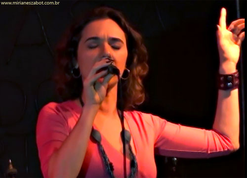 A cantora Mirian&ecirc;s Zabot recebe homenagem na festa de 3 anos do programa Espa&ccedil;o 48 da Rede NGT TV. Apresenta&ccedil;&atilde;o: Anabel Bian e Barbara Marques. Piano: Alex Frontera. Percuss&atilde;o: Walter Poli. Hair Stylists: Mauro de Oliveira. (Biroska,S&atilde;o Paulo/SP 29/10/2013)