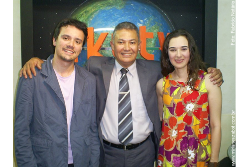 Assistir: Link V&iacute;deos --> Programas de TV. Mirian&ecirc;s Zabot no programa O Amor Pede Passagem da  Rede OrkuTV. Apresentado por Divino Poeta (www.orkutv.com.br). Ao viol&atilde;o Fernando Diniz. Foto: Fabr&iacute;cio Not&aacute;rio  (S&atilde;o Paulo 30/08/2009)